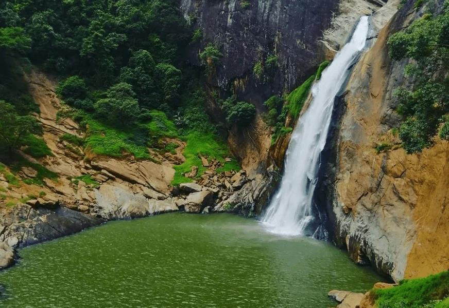 Dunhinda Waterfall